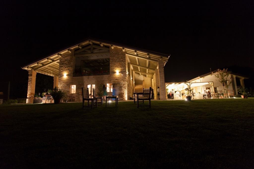 Agriturismo Alba Del Borgo Fidenza Kültér fotó