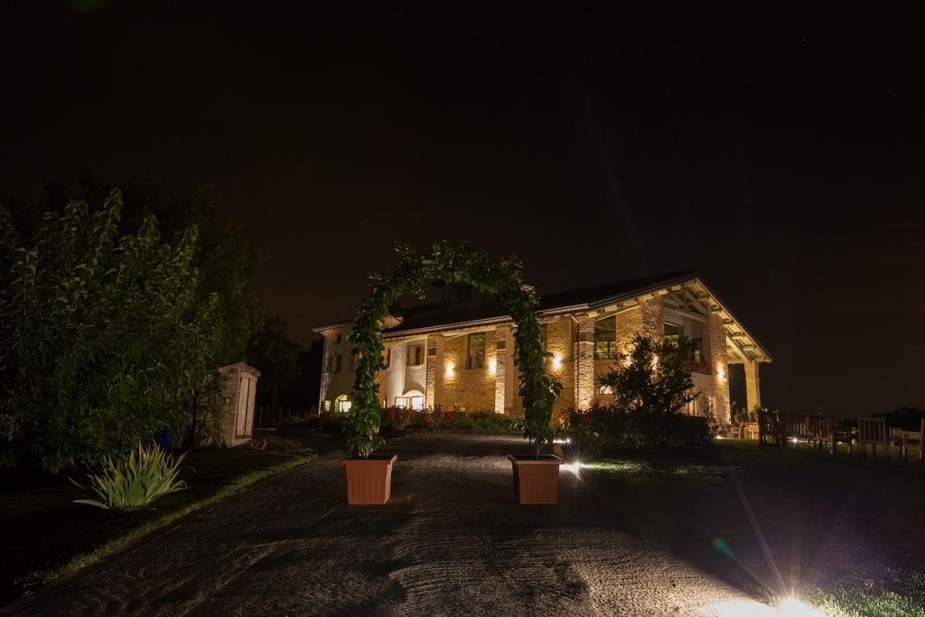 Agriturismo Alba Del Borgo Fidenza Kültér fotó